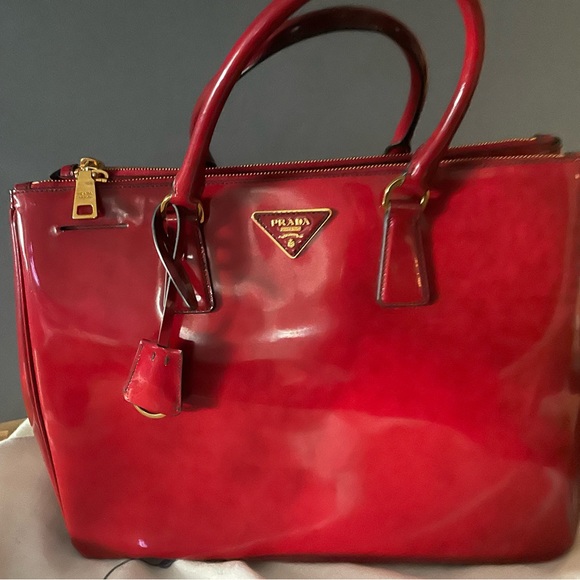 Prada limited edition tote - Picture 2 of 5